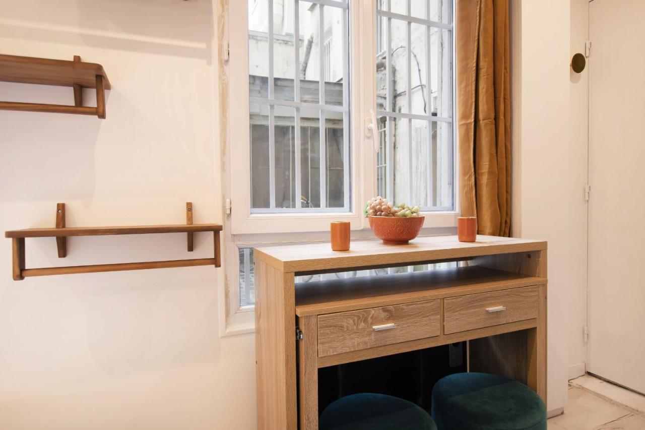 Guestready - Studio With Jacuzzi In The 10 Th Apartment Paris Bagian luar foto