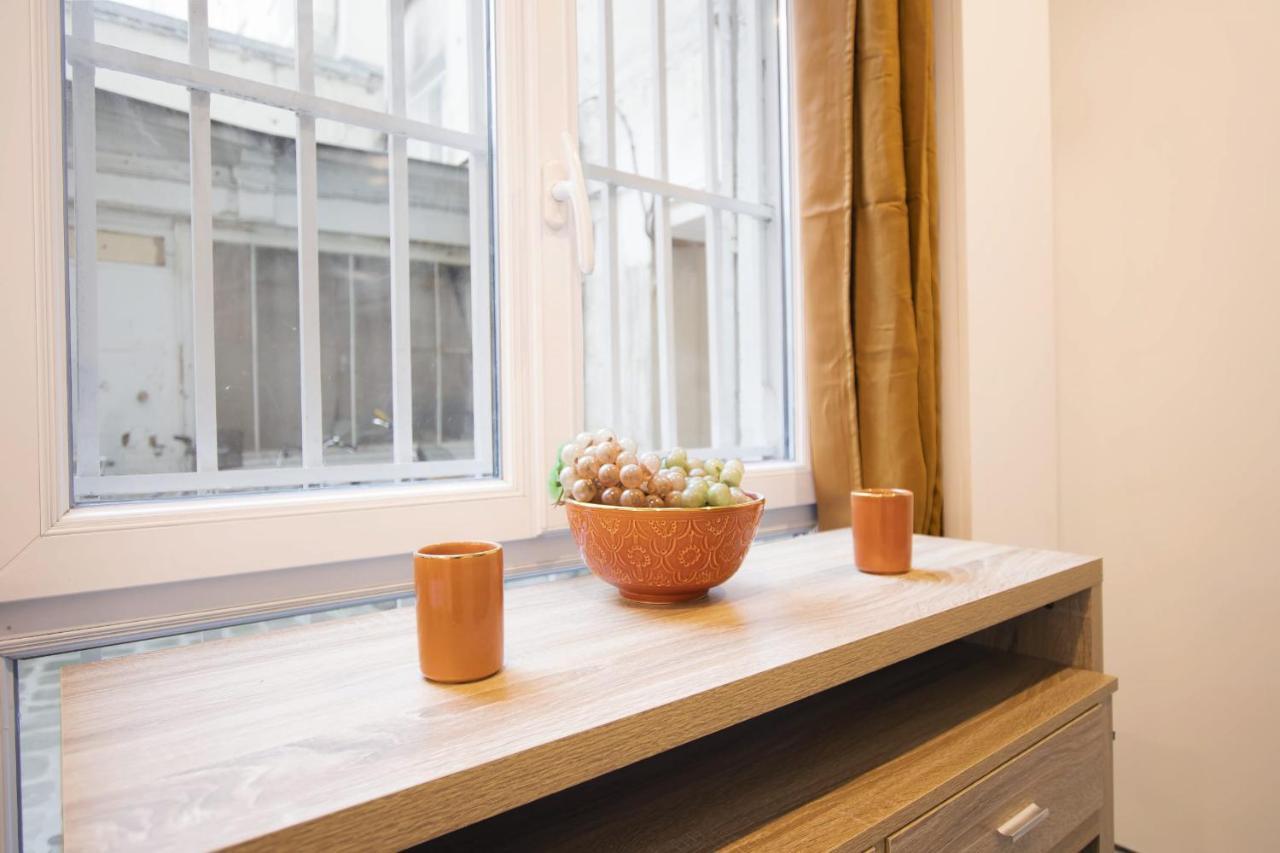 Guestready - Studio With Jacuzzi In The 10 Th Apartment Paris Bagian luar foto